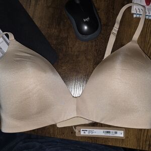 SKIMS Tan Seamless Bra